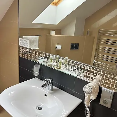 Krusnohorsky Dvur 3*