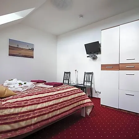 Krusnohorsky Dvur 3*