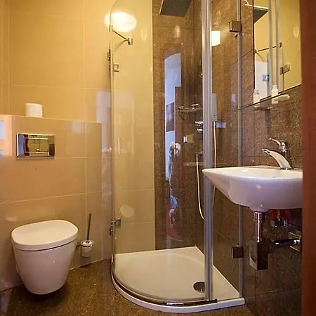 Krusnohorsky Dvur 3*