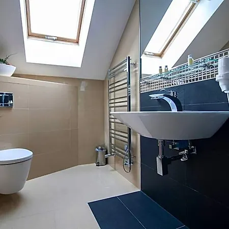 Krusnohorsky Dvur 3*